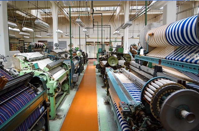 🧶 راهنمای جامع انتخاب رشته سراسری 1404: مهندسی نساجی گرایش الیاف ⚙️